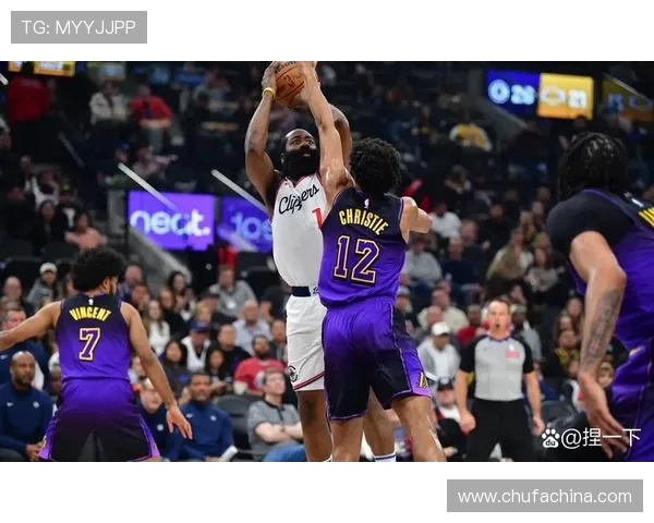 2016年NBA季后赛骑士与猛龙第四场激战回顾与精彩瞬间分析